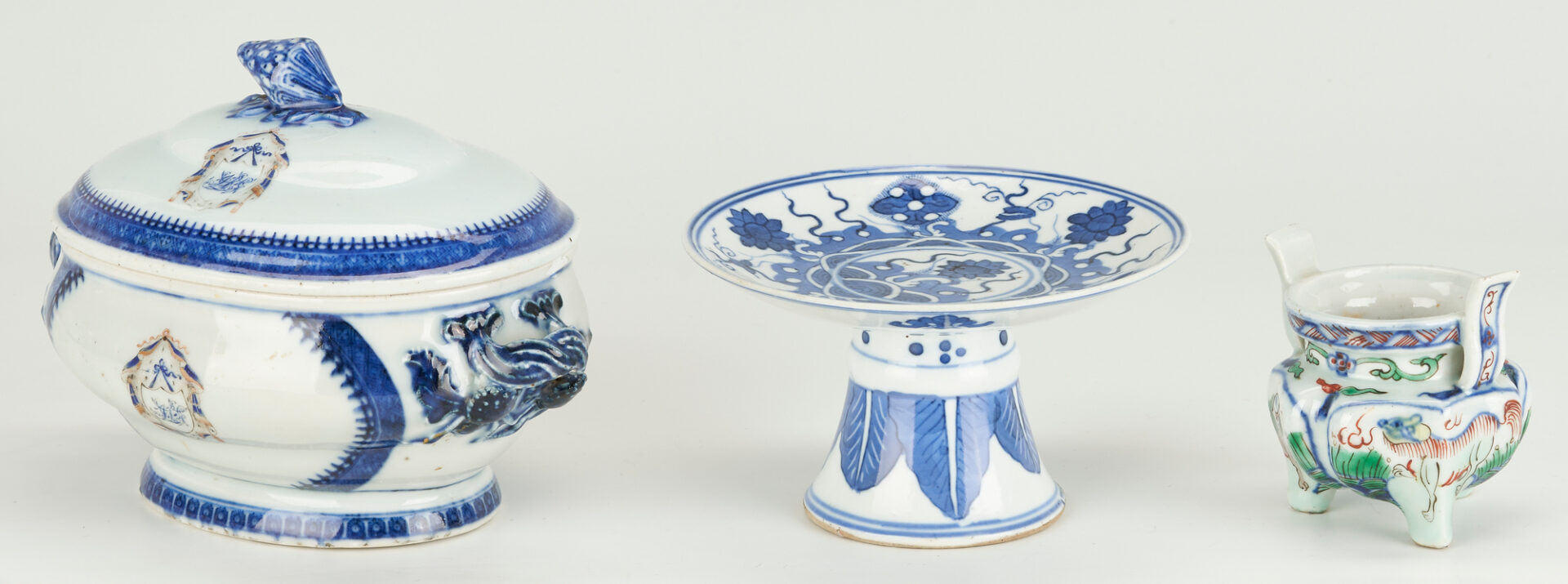 Lot 14: 8 pcs Blue & White Porcelain incl. Chinese Export
