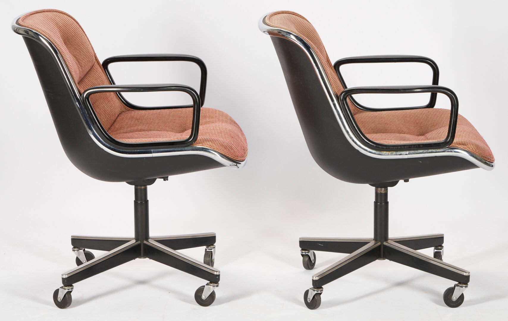 Lot 525: Pr. Charles Pollack for Knoll Executive Chairs