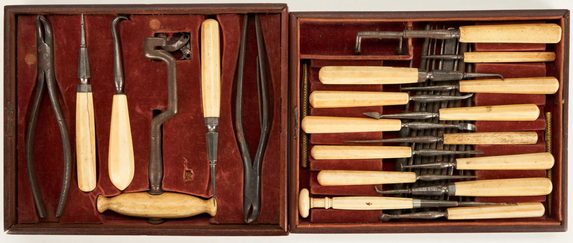 Lot 668: H. G. Kern Philadelphia Cased Dental Kit