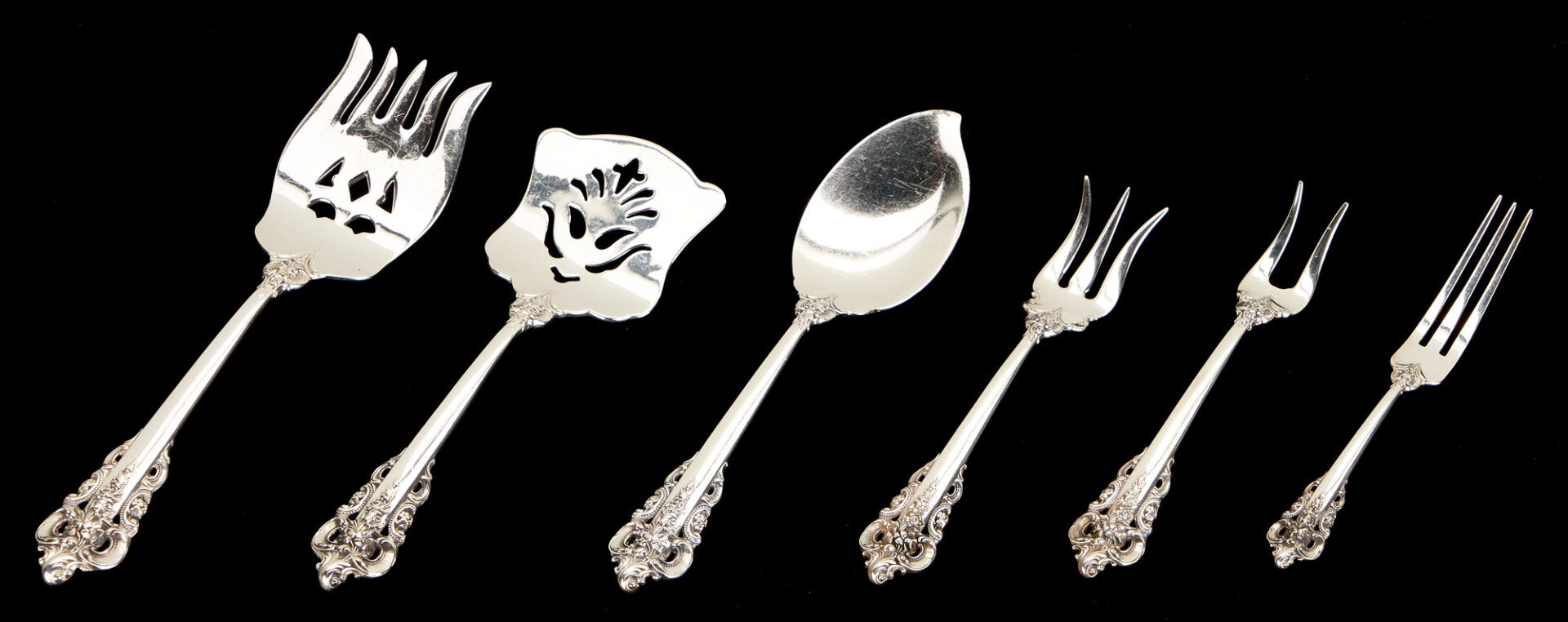 Lot 69: 239 pieces Wallace Grand Baroque Sterling Silver Flatware, Service for 12