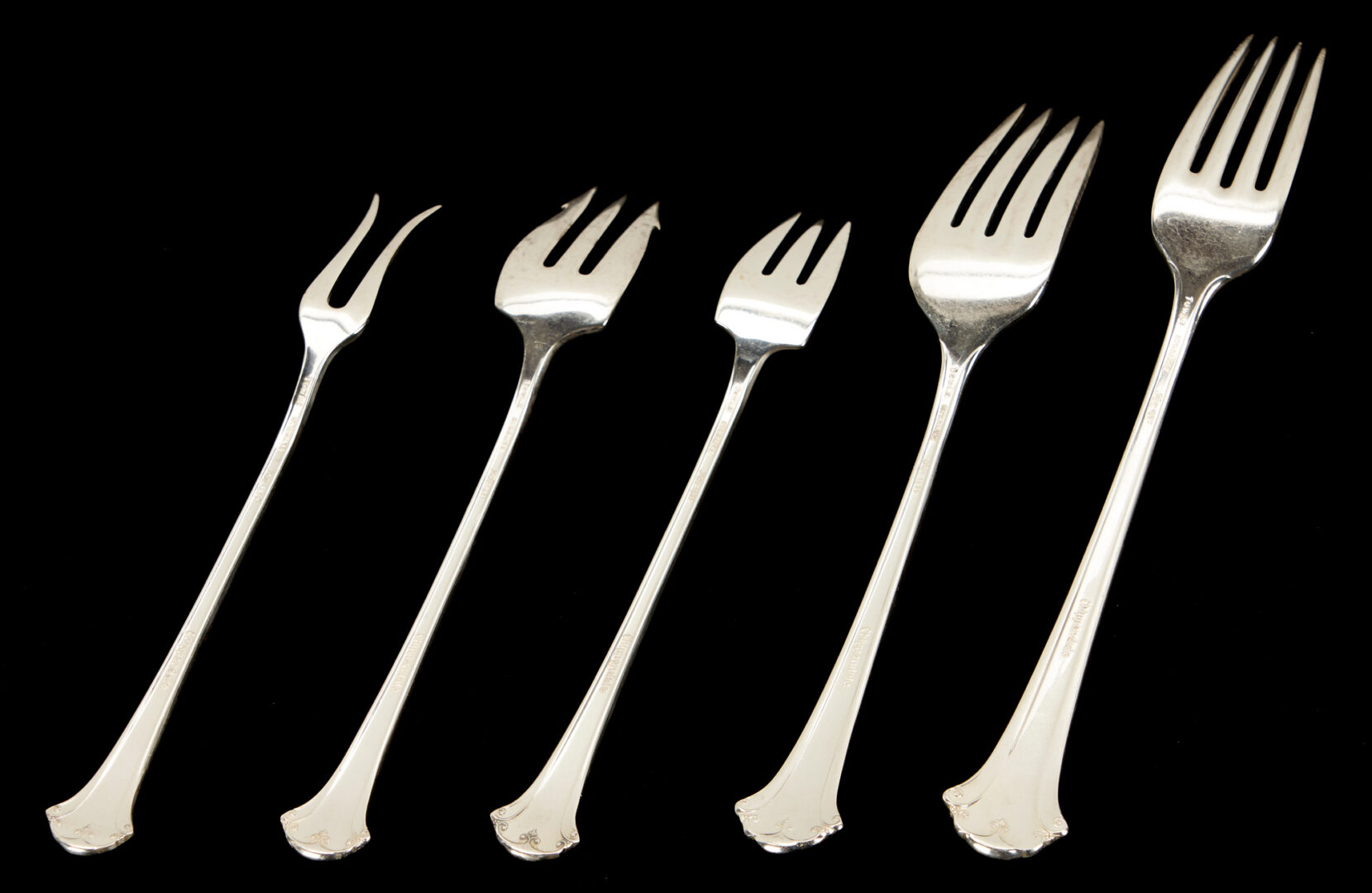 Lot 74: Towle Chippendale Sterling Silver Flatware Service for 16, 133 pcs.
