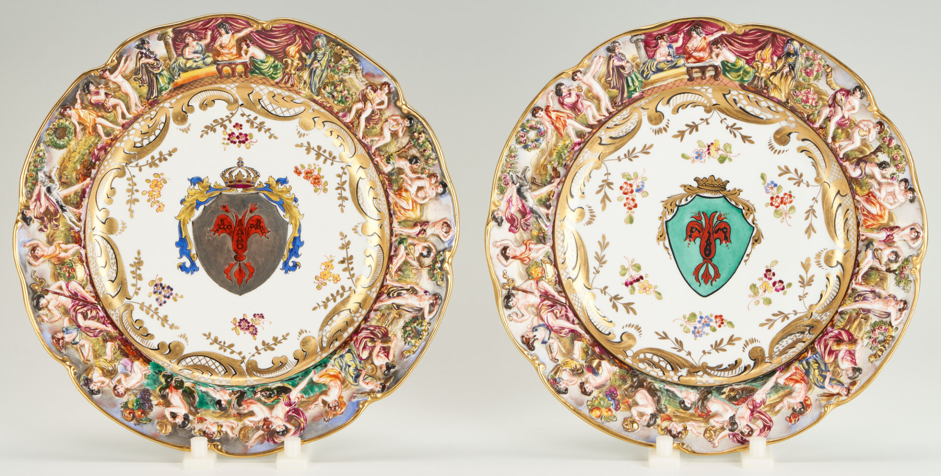 Lot 912: 17 Pcs. Capodimonte-Style Armorial Porcelain Dinner Plates or Chargers