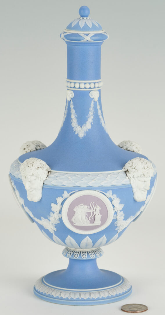 Lot 930: Wedgwood Neoclassical Tri-Color Barber Bottle