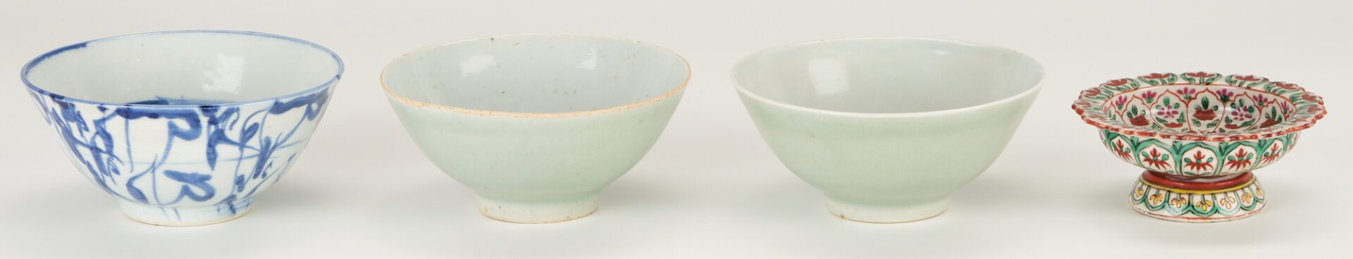Lot 961: 6 Asian Porcelain Items, incl. Double Gourd Vases and Chinese Export