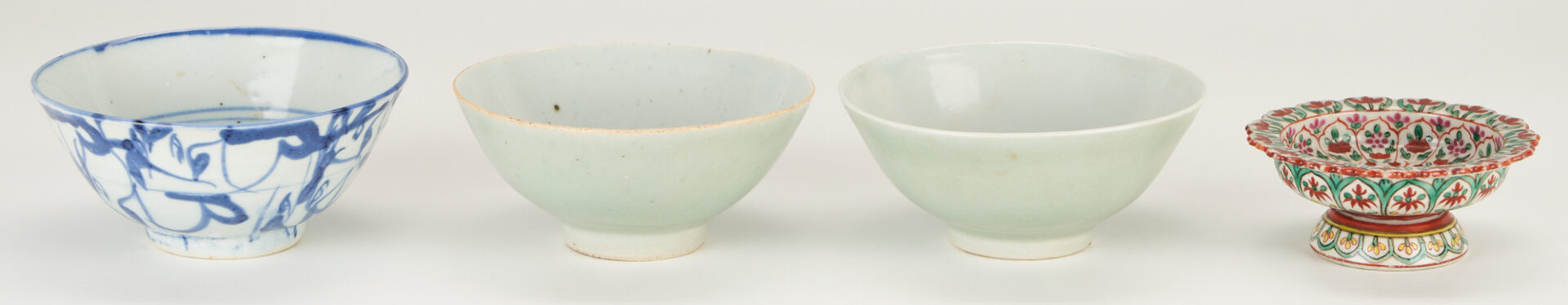 Lot 961: 6 Asian Porcelain Items, incl. Double Gourd Vases and Chinese Export