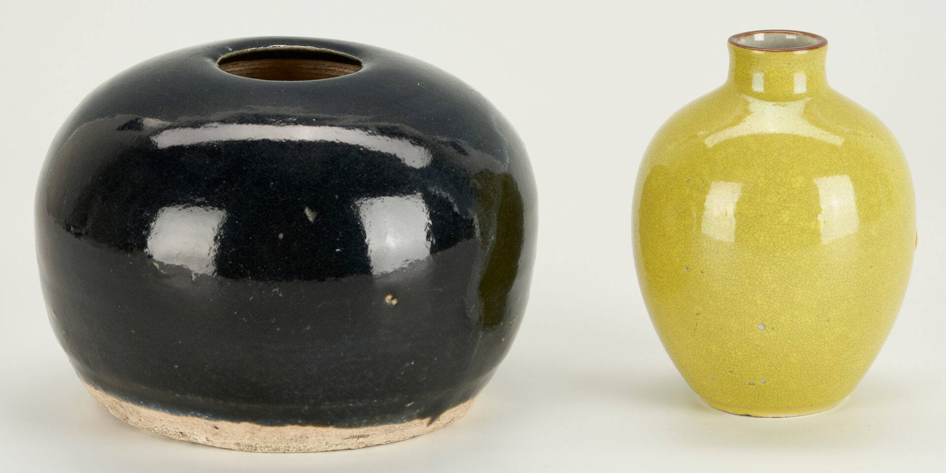 Lot 962: 4 Chinese Monochrome Ceramic Vases