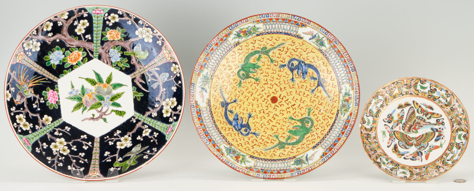 Lot 969: 6 Asian Porcelain Items, incl. Famille Rose, Rose Mandarin, Yellow Ground, Famille Noir