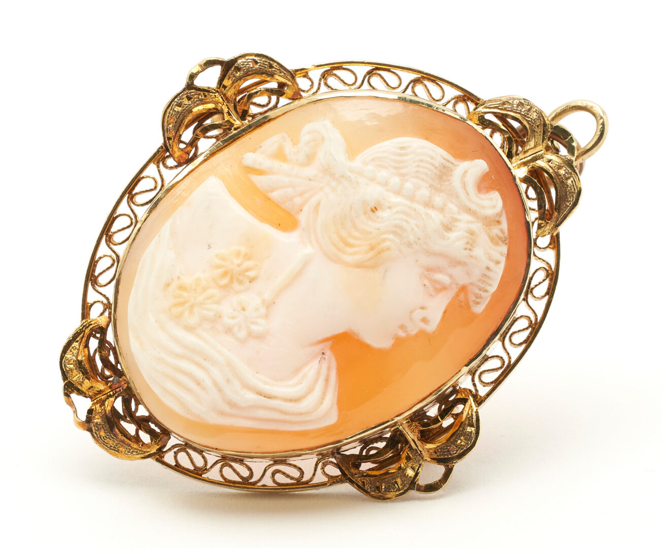 Lot 989: 4 Ladies Gold Jewelry Items, incl. Cameo