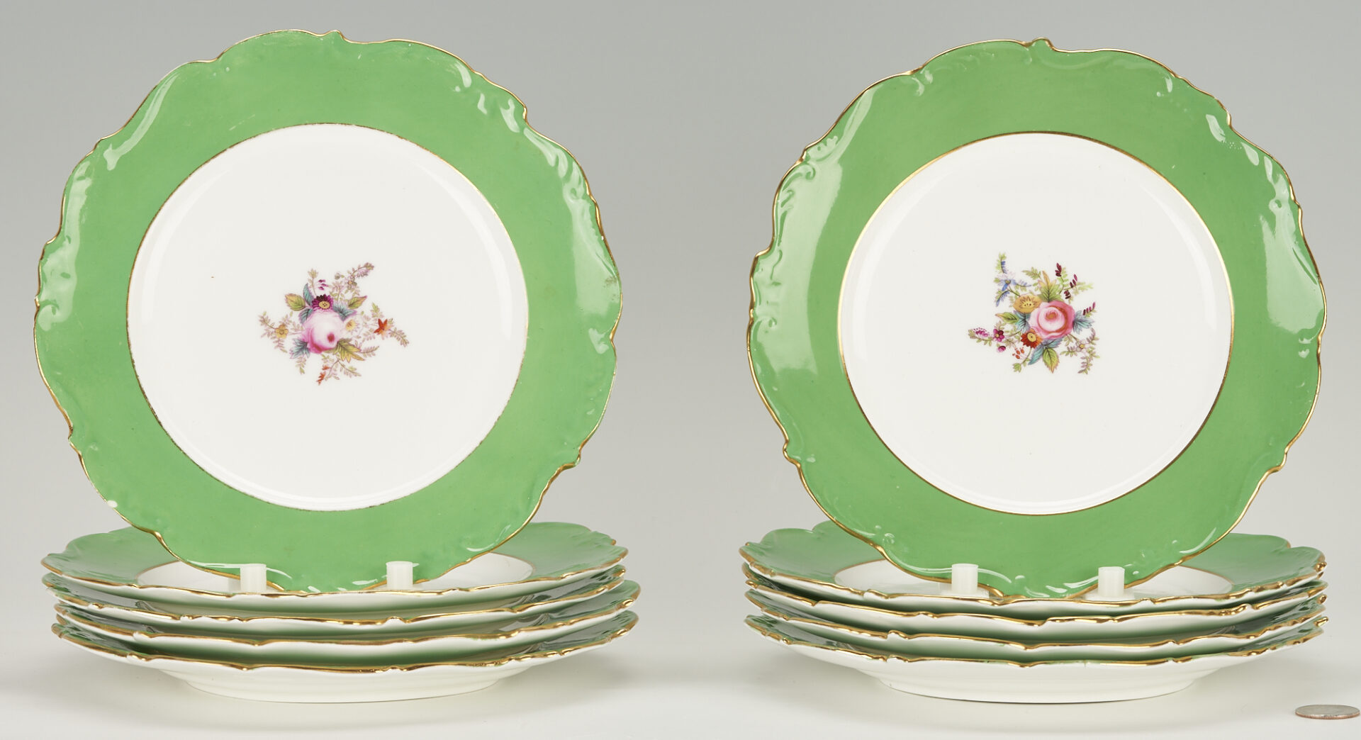 Lot 1008: 10 European Porcelain Dessert Plates w/ Green Rims