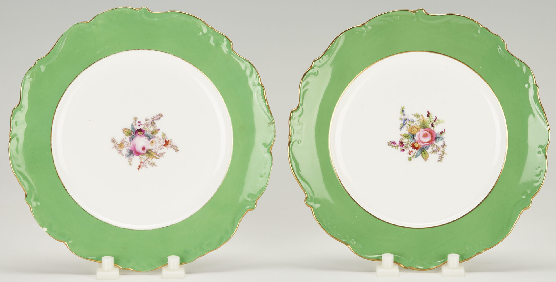 Lot 1008: 10 European Porcelain Dessert Plates w/ Green Rims