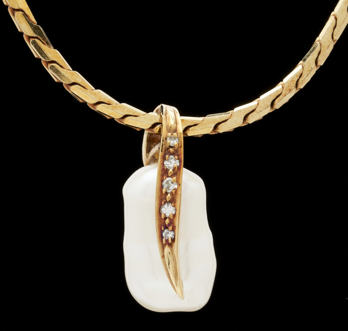 Lot 1035: 14K Necklace with Pearl & Diamond Pendant