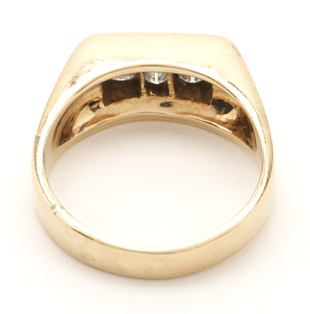 Lot 1047: 14K Gold & Diamond Baguette Ring
