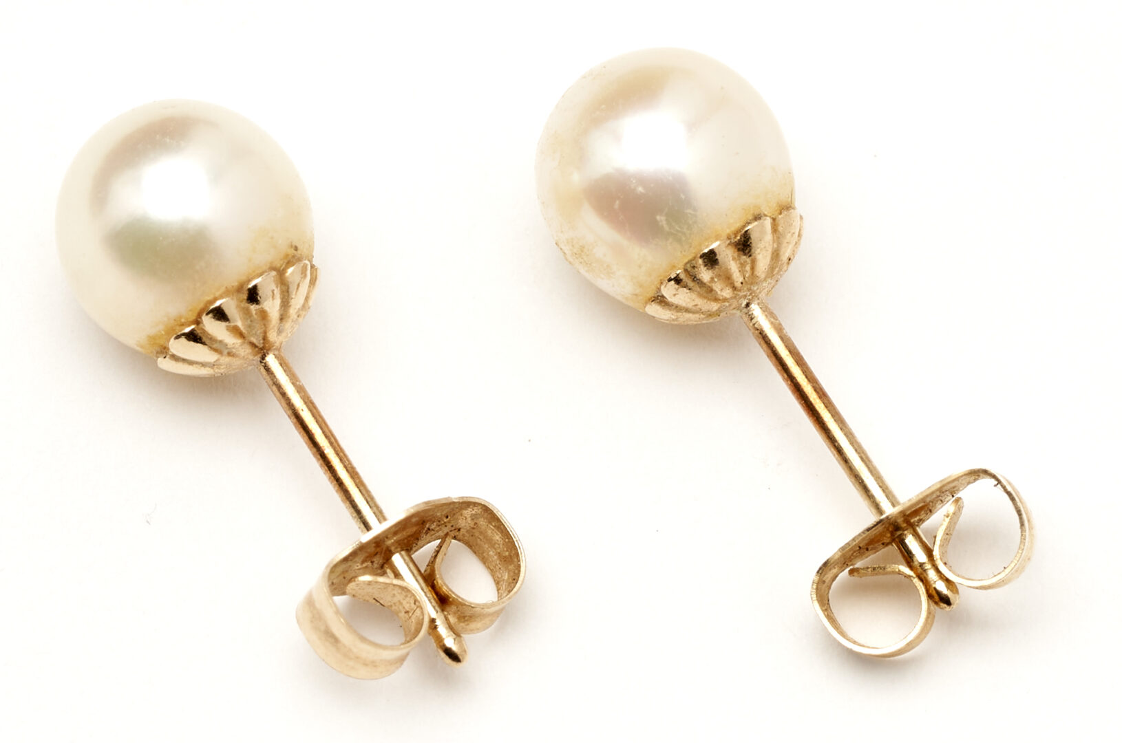 Lot 1057: 2 Pearl Necklaces, 1 Pair of Pearl Earrings & Judith Lieber Swarovski Lipstick Case