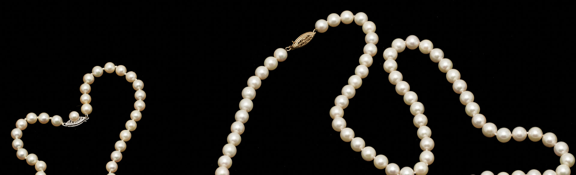 Lot 1119: 4 14K Gold & Pearl Necklaces