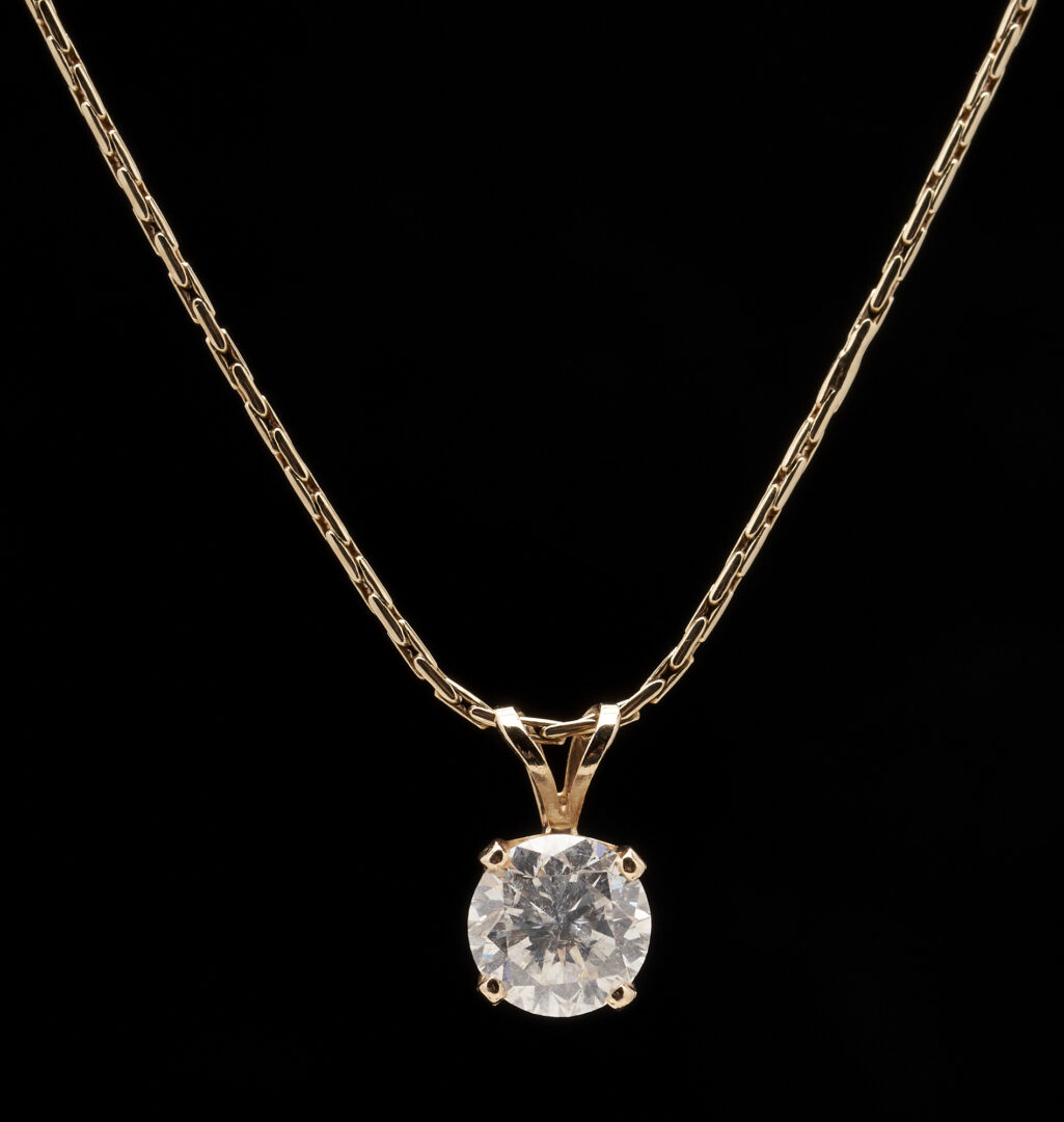 Lot 310: 1.65 Carat Diamond Necklace