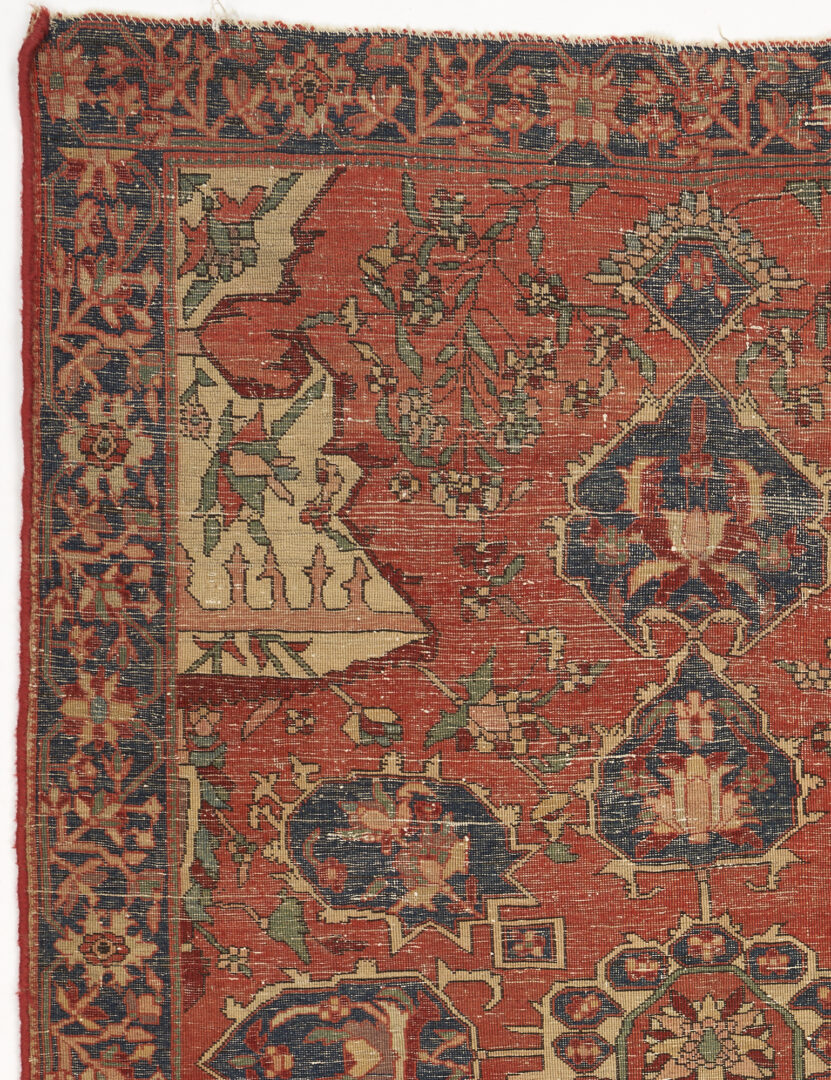 Lot 440: Small Persian Serapi or Heriz Rug, 5' x 3'5"