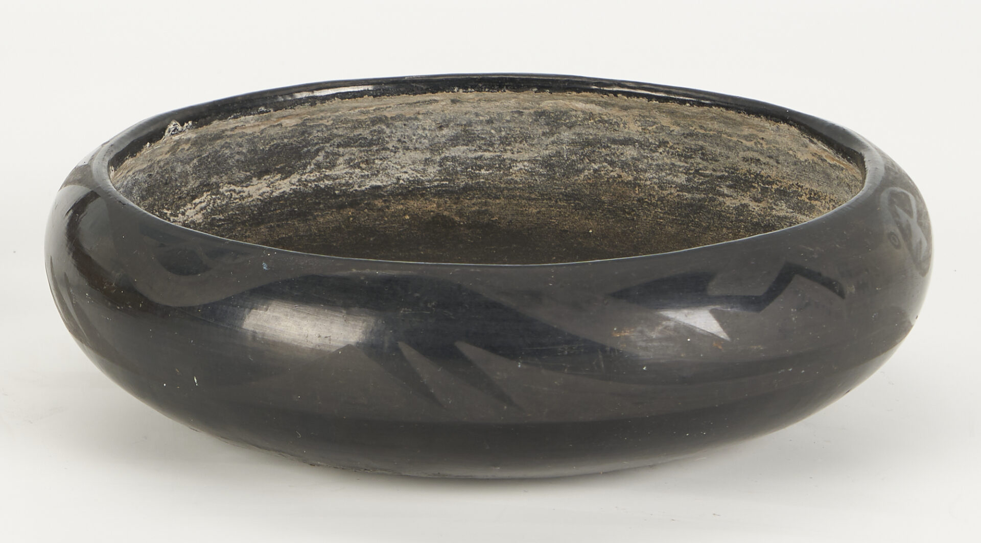 Lot 542: Native American Blackware Bowl & Painted Powder Horn