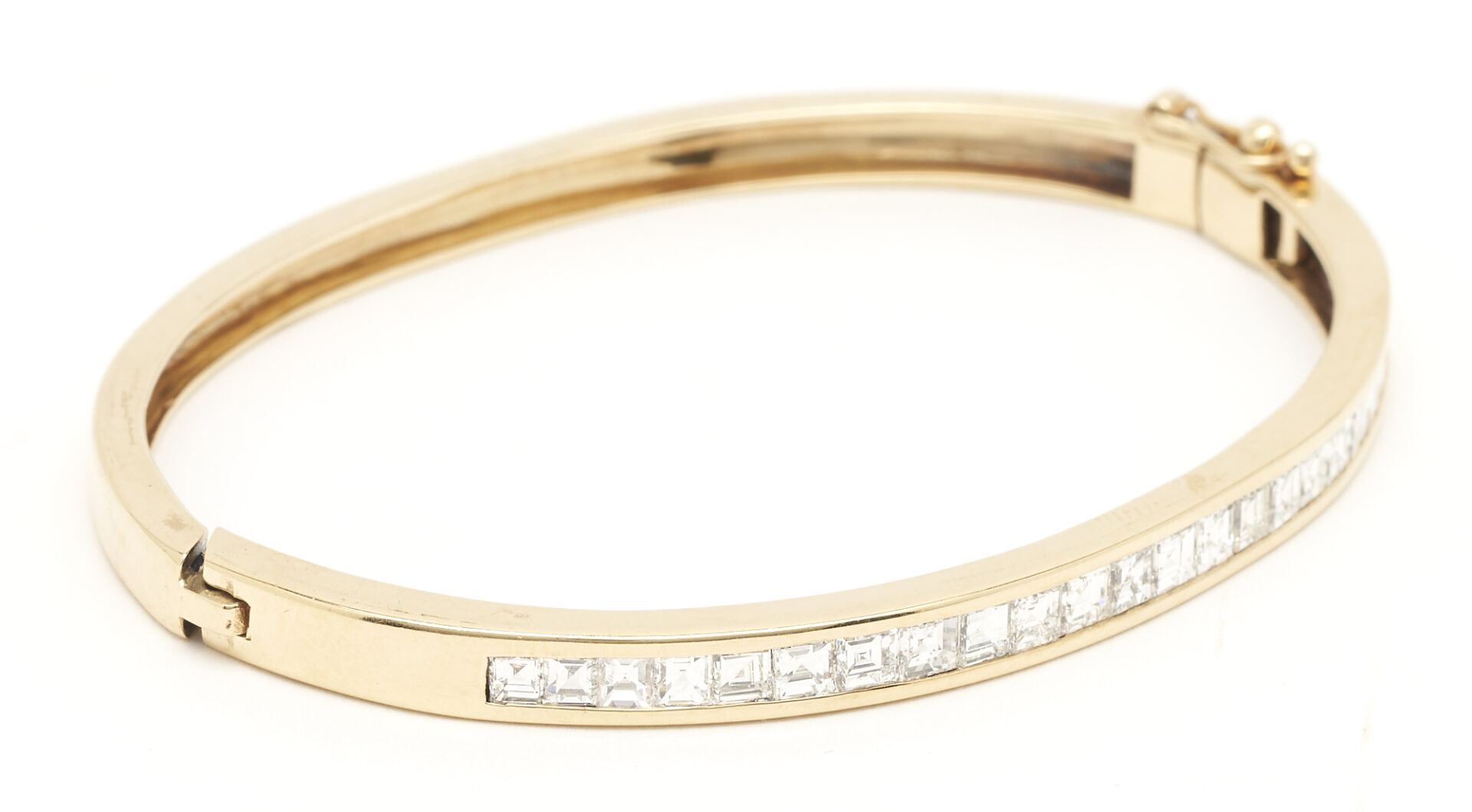 Lot 688: 14K Gold & Diamond Bangle Bracelet
