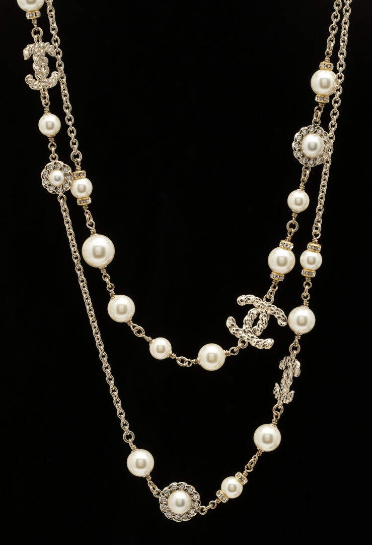 Lot 716: Chanel 19P CC Logo Crystal & Pearl Necklace