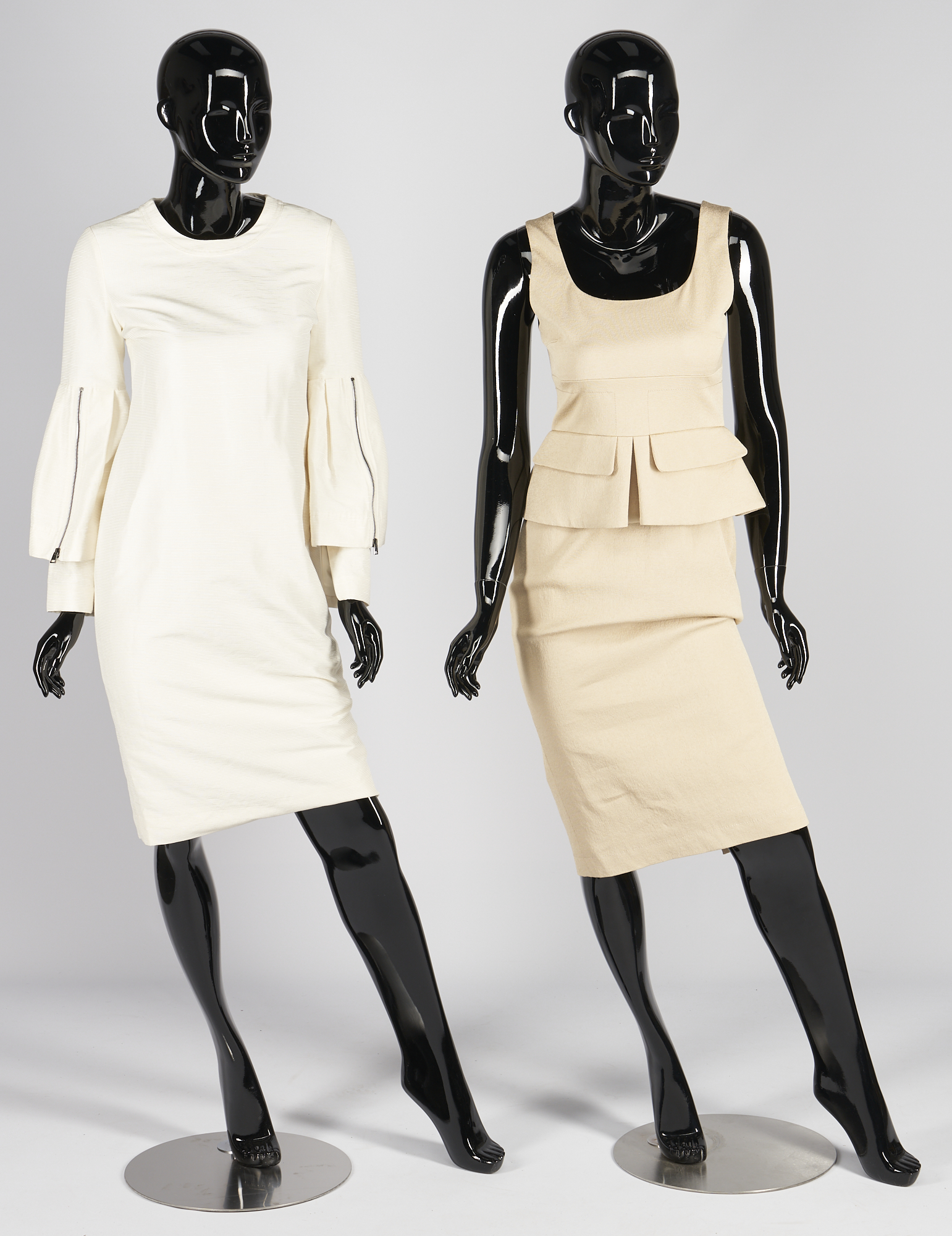 Lot 742: 2 Tom Ford Dresses | Case Auctions
