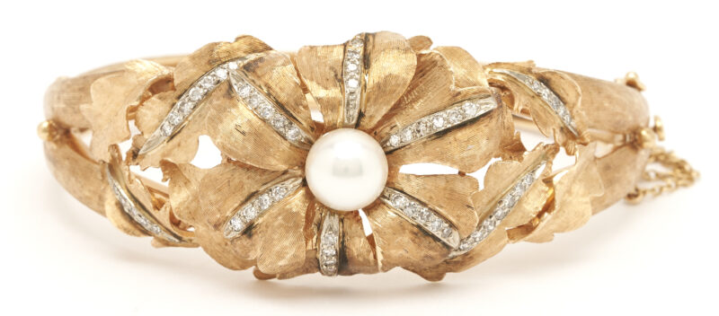 Lot 758: Ladies 14K Gold & Pearl Floral Bracelet