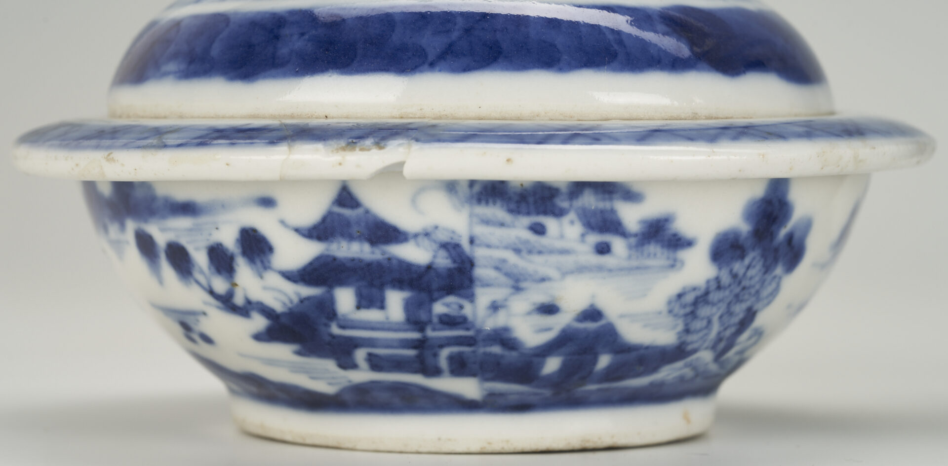 Lot 869: 12 Assorted Chinese Export Canton Porcelain Items, incl. Chestnut Basket & Teapots