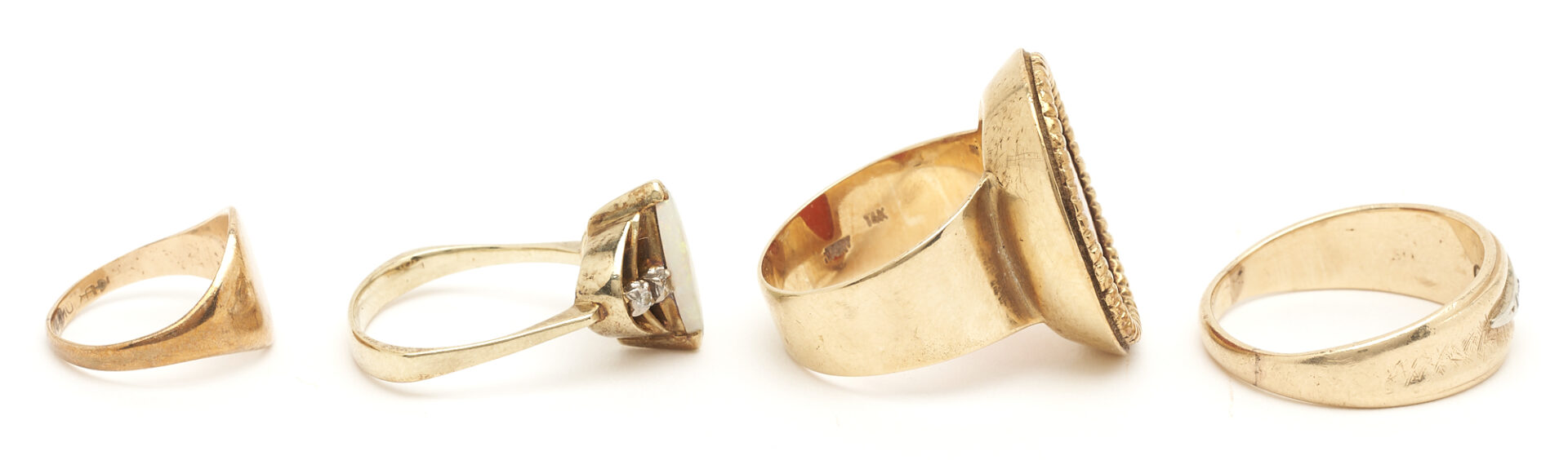 Lot 918: 4 Gold & Gemstone Rings