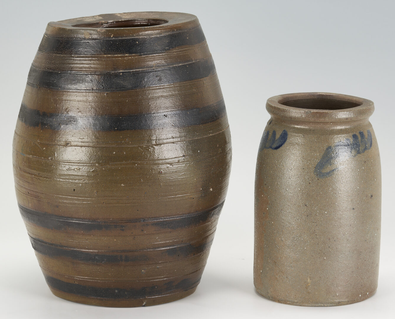 Lot 984: 2 Mid Atlantic or Southern Cobalt Decorated Stoneware Pottery Jars