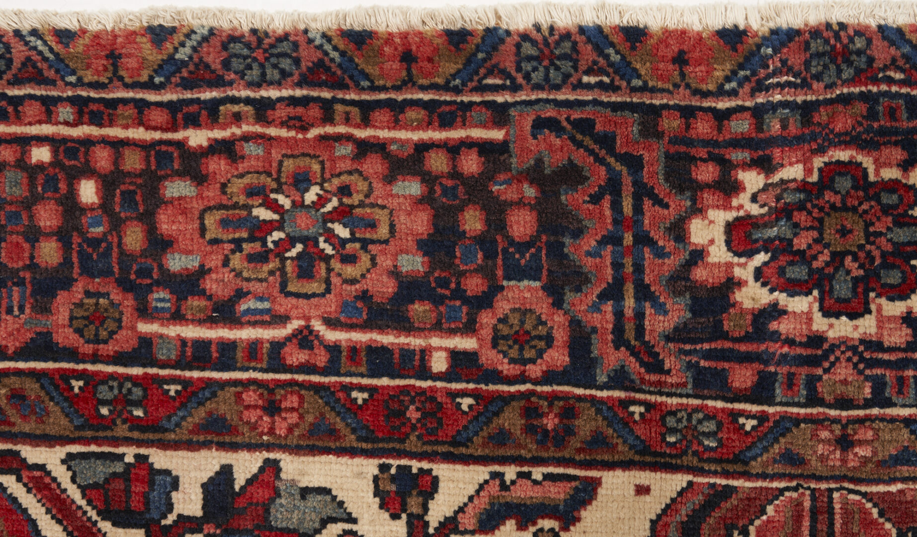 Lot 988: Large Persian Heriz Rug or Carpet