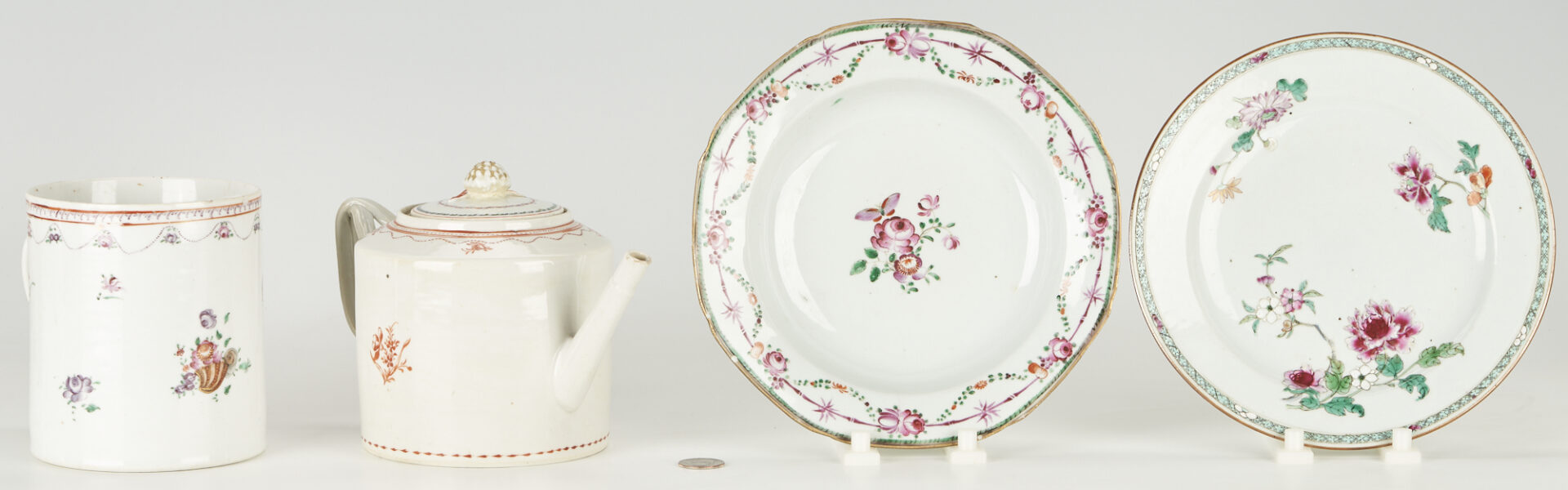 Lot 197: 4 Chinese Export Famille Rose Porcelain Items: Tankard, Teapot & Plates