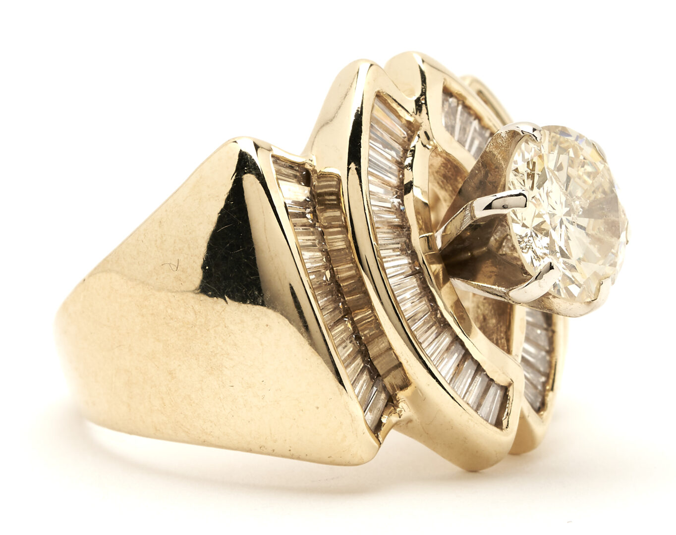 Lot 215: Ladies' 2.39 Carat Diamond Ring