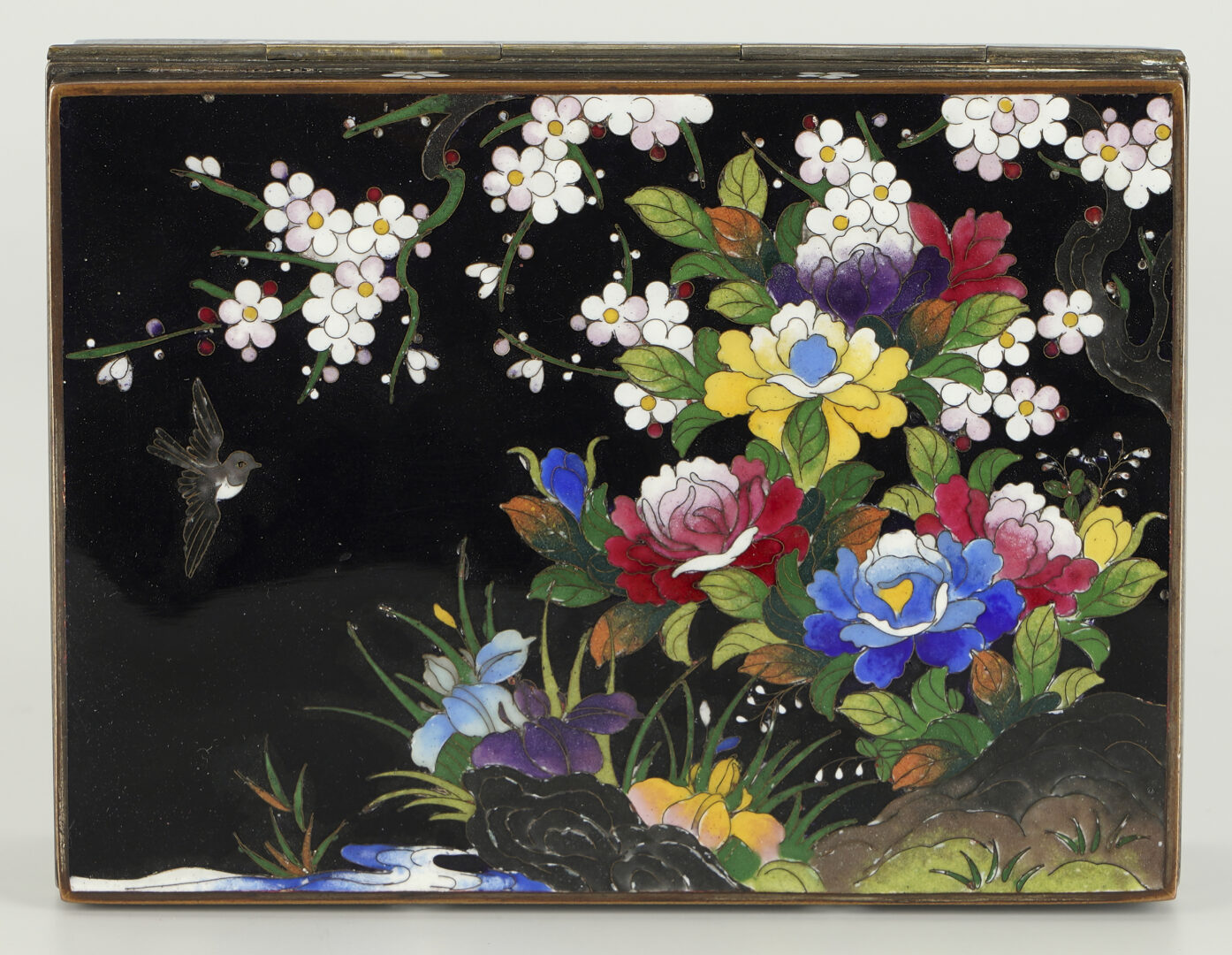 Lot 389: 5 Japanese Items, incl. Cloisonne & Set of Bronze Mirrors