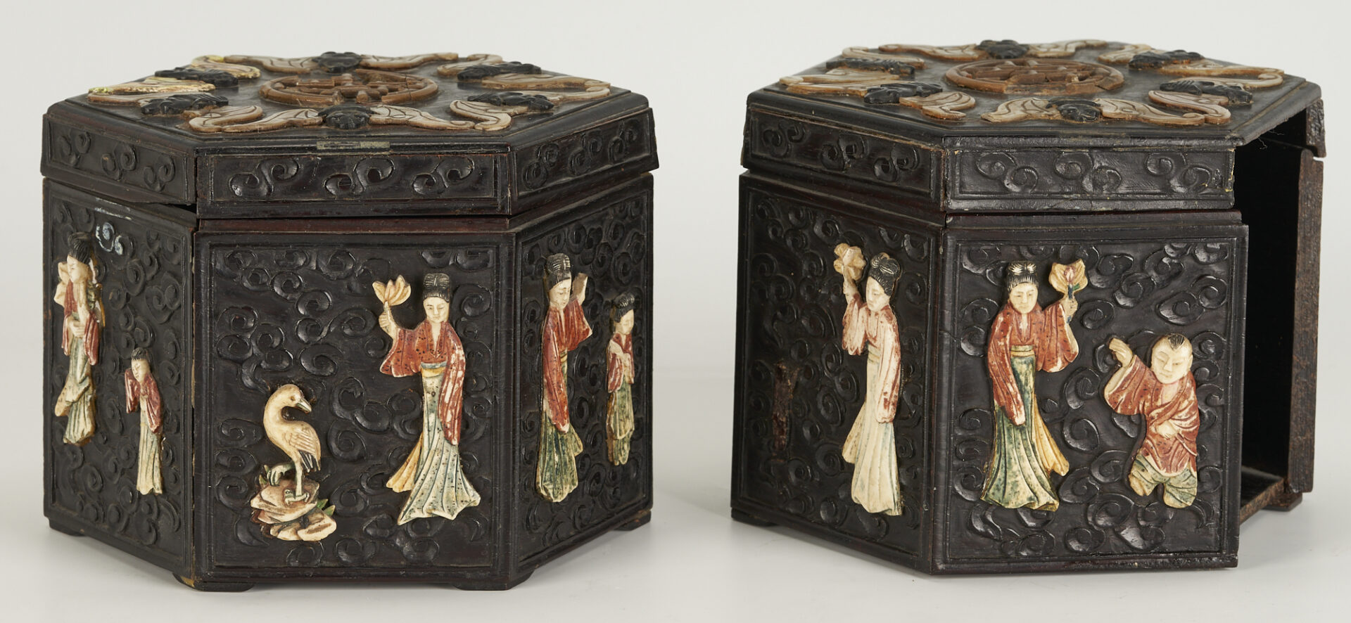 Lot 390: Pair of Chinese Lacquer Boxes & 2 Knives, Chinese & South American