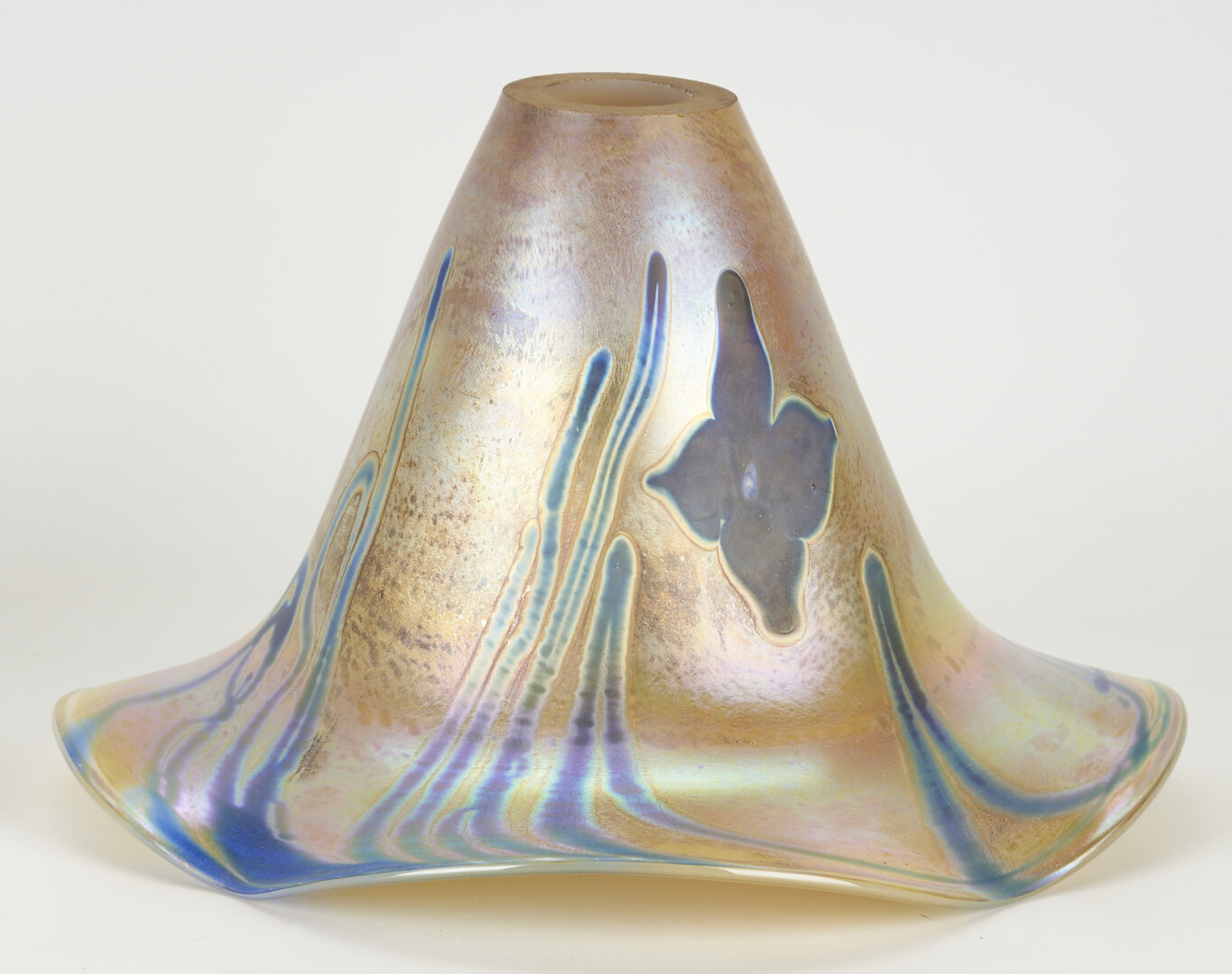 Lot 461: 5 Studio Art Glass Lamp Shades