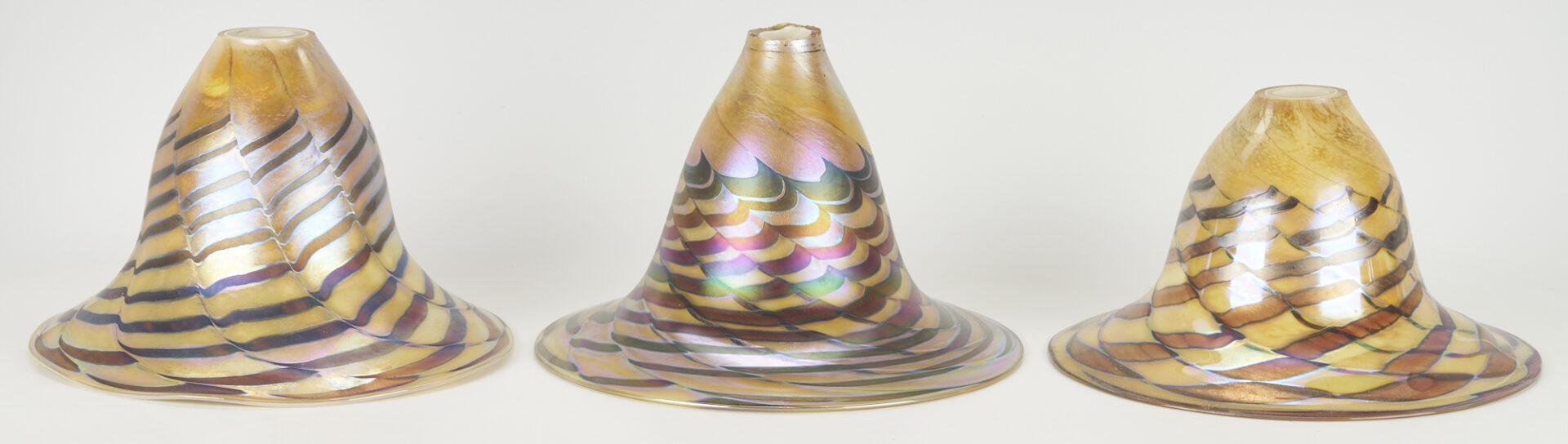 Lot 461: 5 Studio Art Glass Lamp Shades