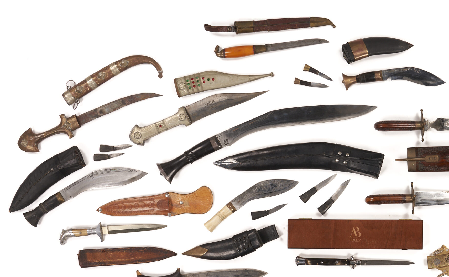 Lot 608: 21 Asst. European, Central American, & Middle Eastern Knives