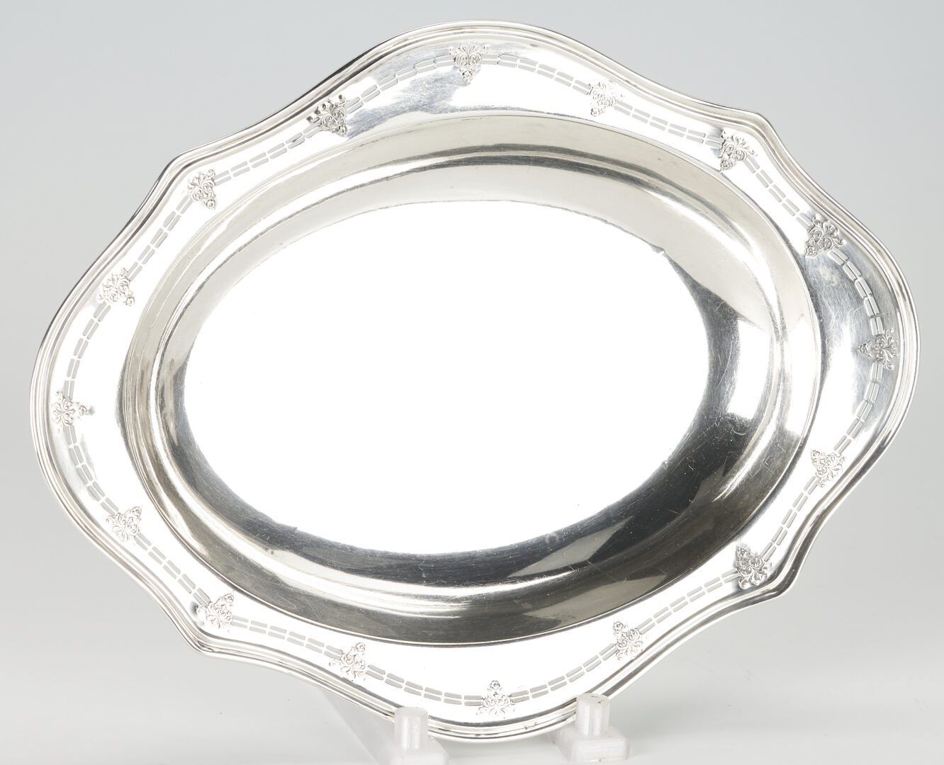 Lot 737: 3 Sterling Silver Serving Bowls: Wallace, Weidlich, & Towle