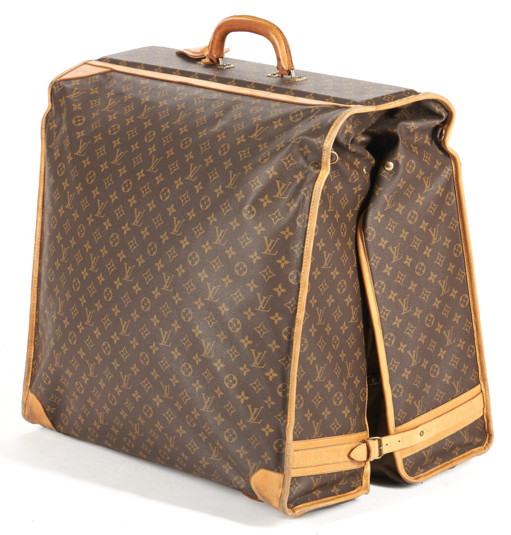 Lot 769: Louis Vuitton Bi-Fold/Pullman Garment Bag