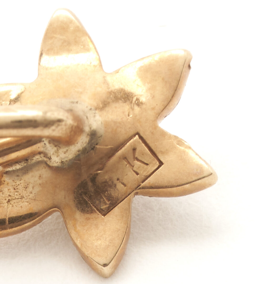 Lot 79: 5 Ladies' Gold Brooch & Stick Pin Items