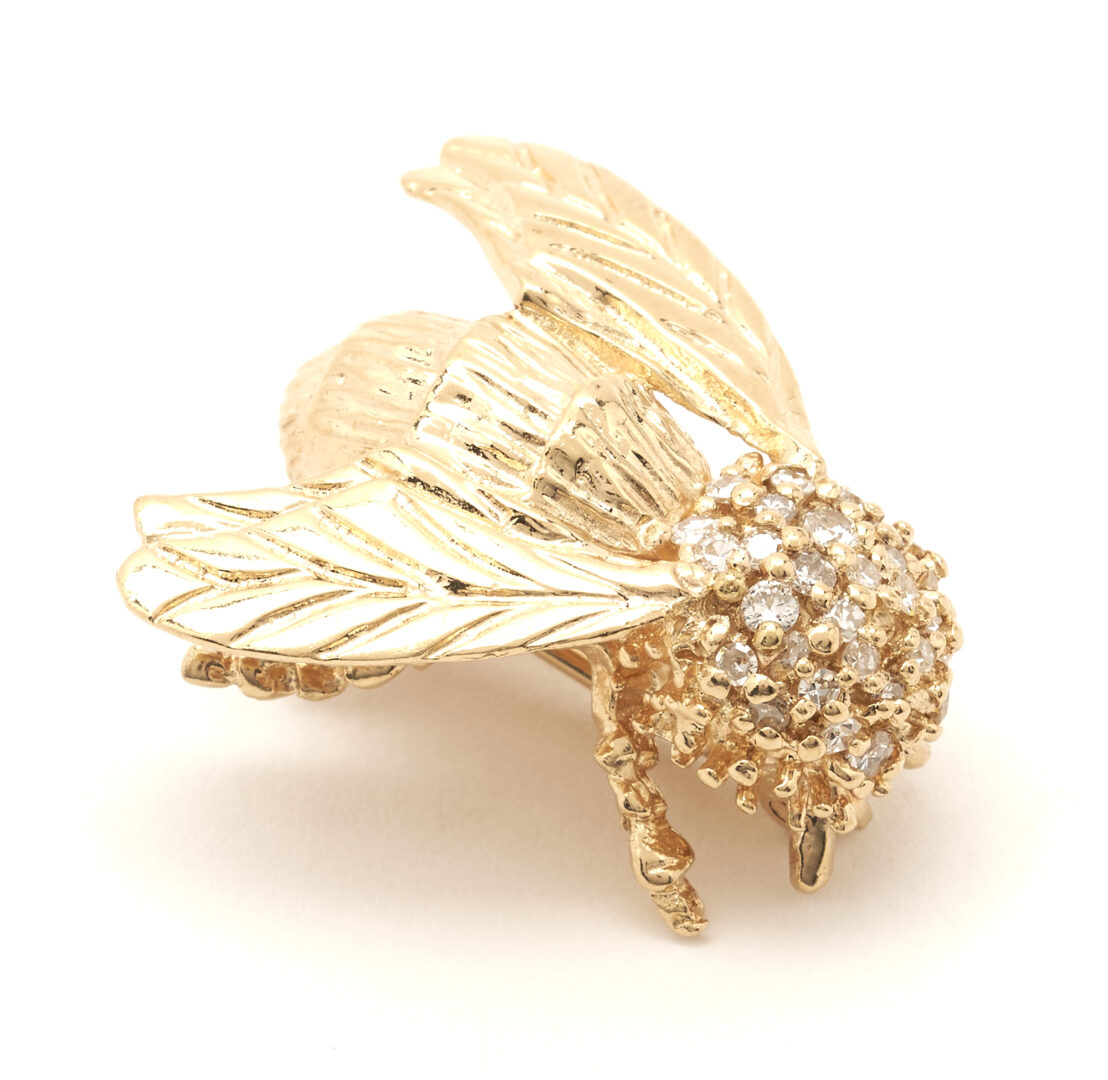 Lot 83: Ladies’ 14K Yellow Gold & Diamond Bee Pin