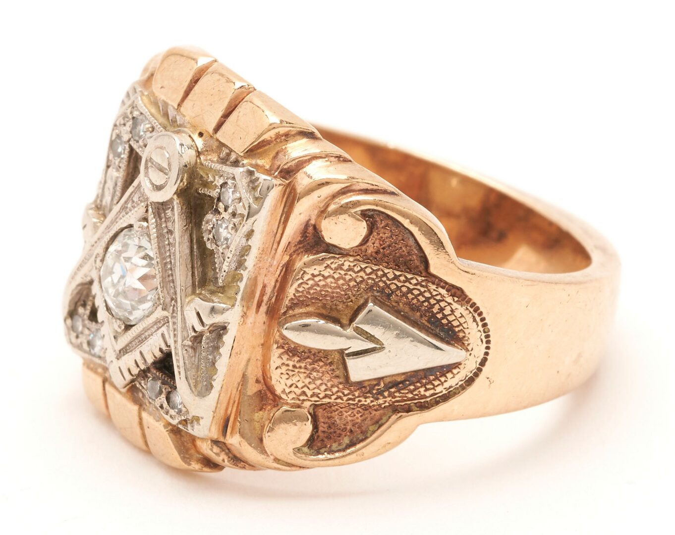 Lot 1033: 10K Gold & Diamond Masonic Ring