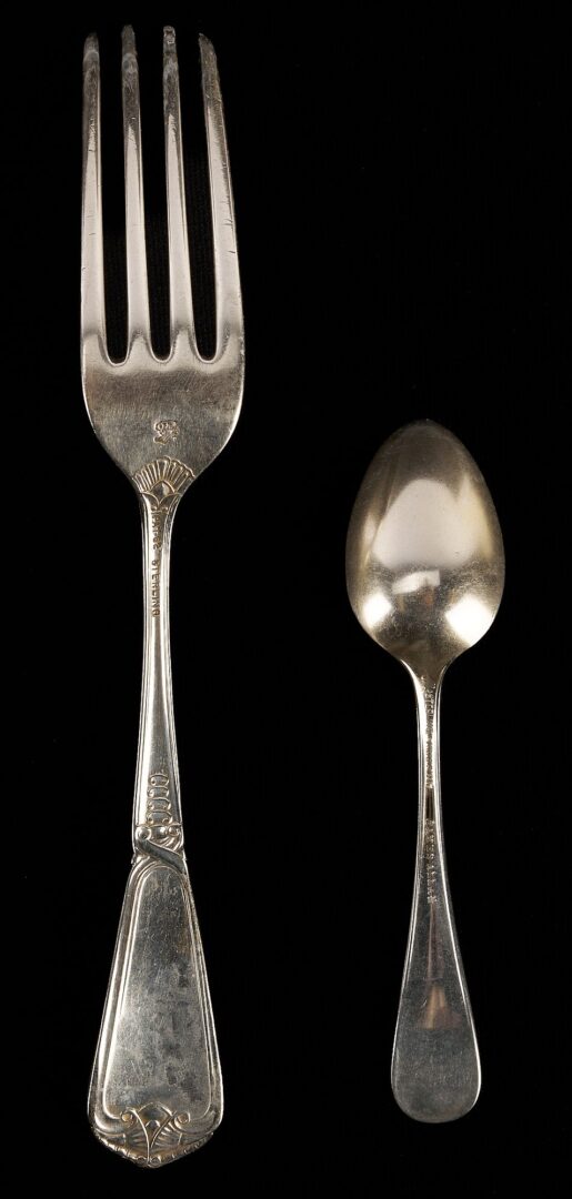 Lot 1061: 20 pieces Antique Sterling Flatware: Knowles and Whiting