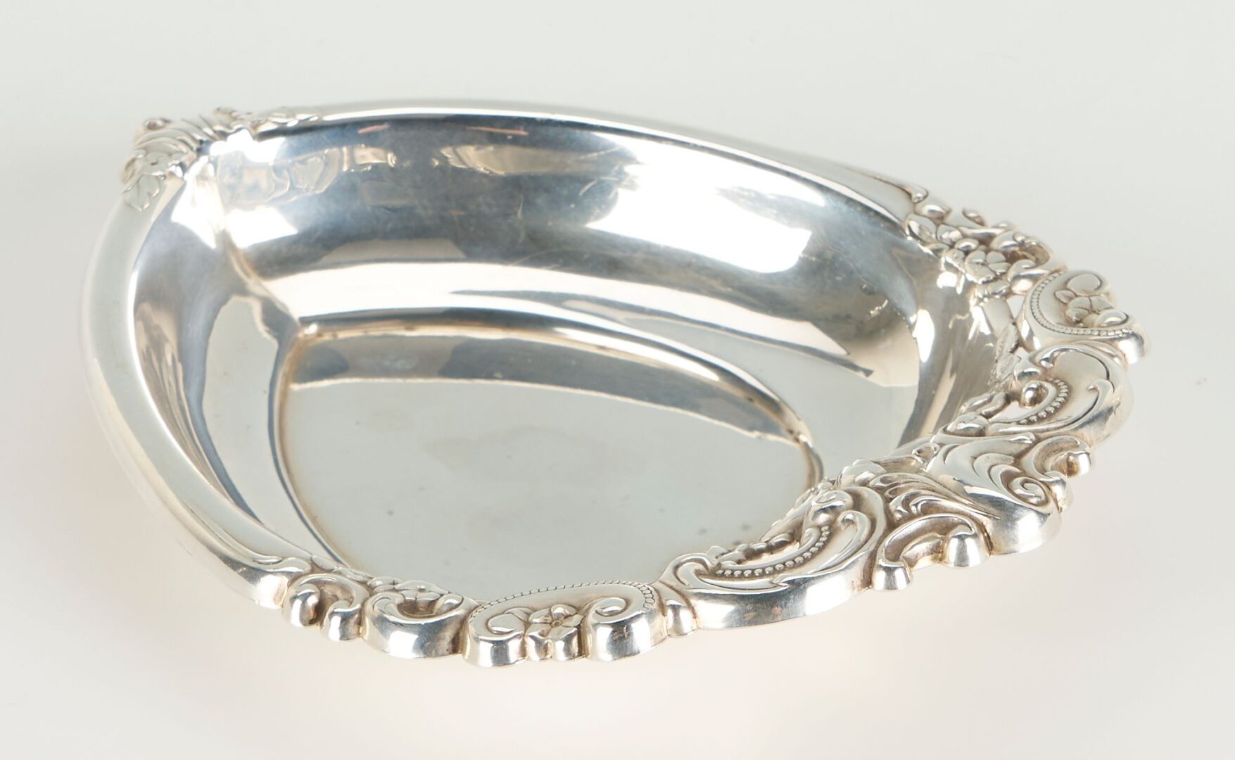 Lot 1074: Silver Leaf & Heart Dishes, Caster, & Card Case