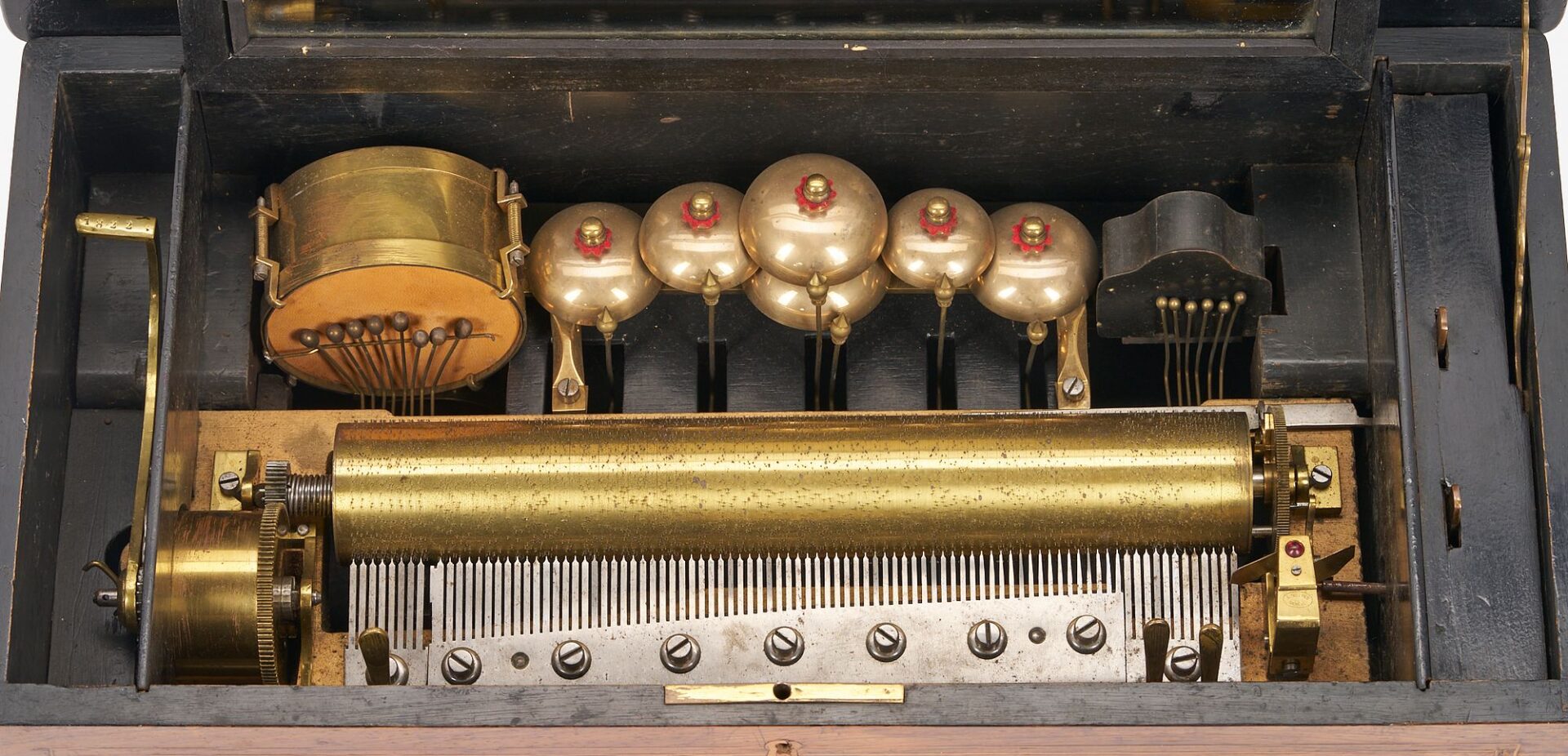 Lot 260: Swiss Samuel Troll Fils 8 Tune Cylinder Music Box