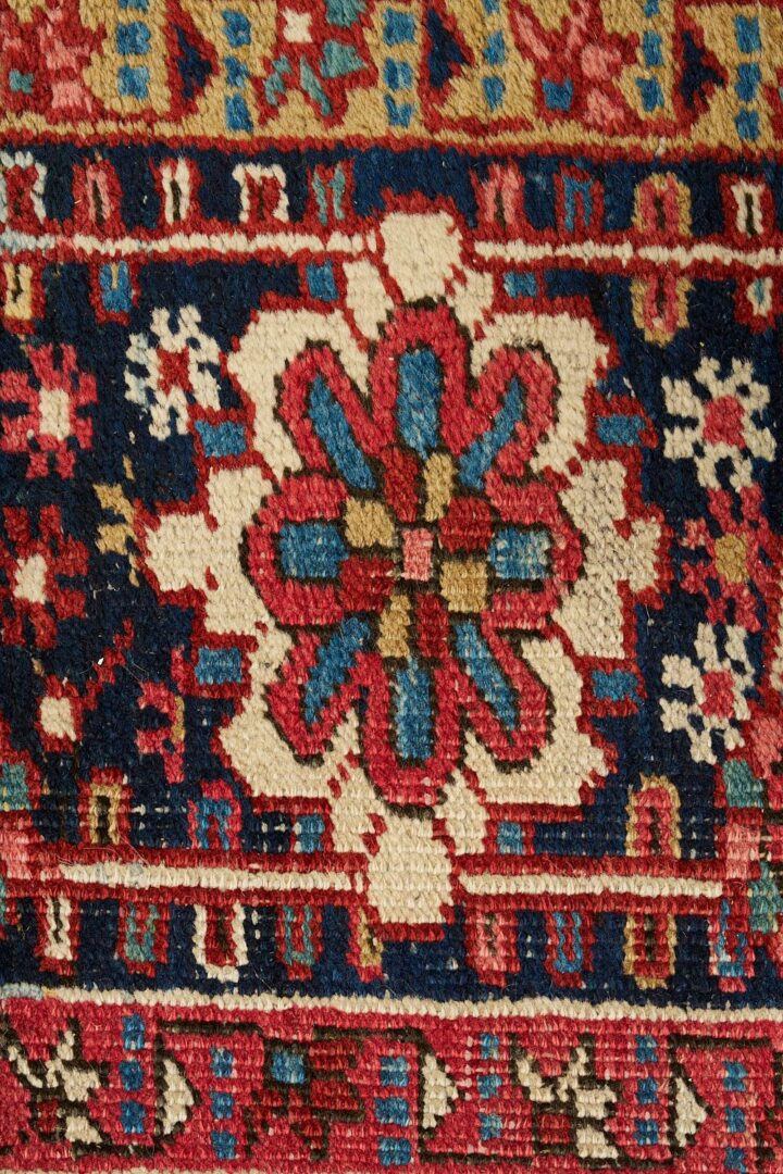 Lot 270: Large Persian Heriz Carpet or Rug, 8 x 12