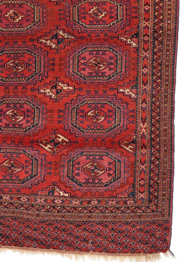 Lot 275: Tekke Main Carpet Merv Gul Design