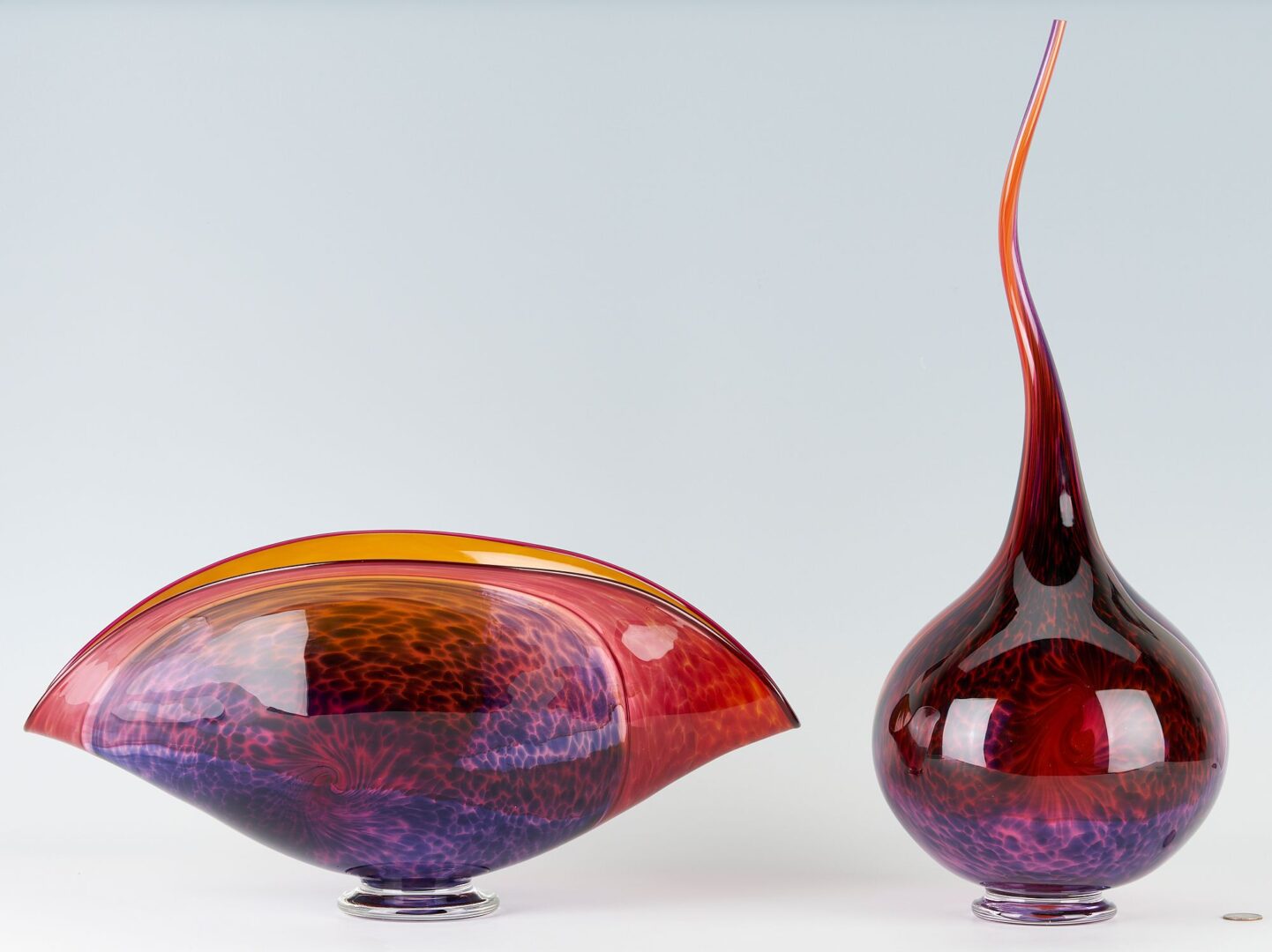 Lot 336: 2 Victor Chiarizia Art Glass Sculptures, Gondola & Swan