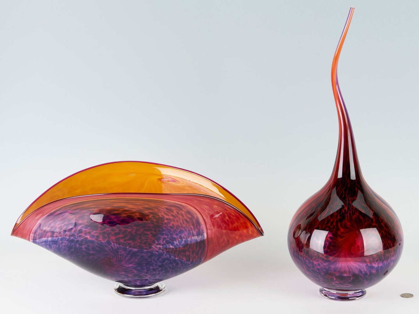 Lot 336: 2 Victor Chiarizia Art Glass Sculptures, Gondola & Swan