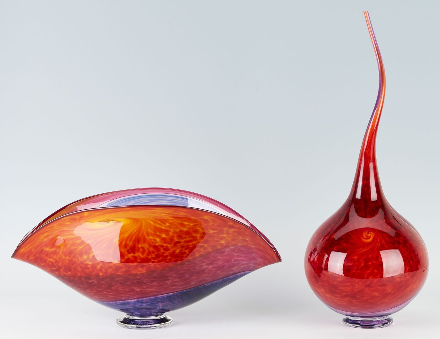 Lot 336: 2 Victor Chiarizia Art Glass Sculptures, Gondola & Swan