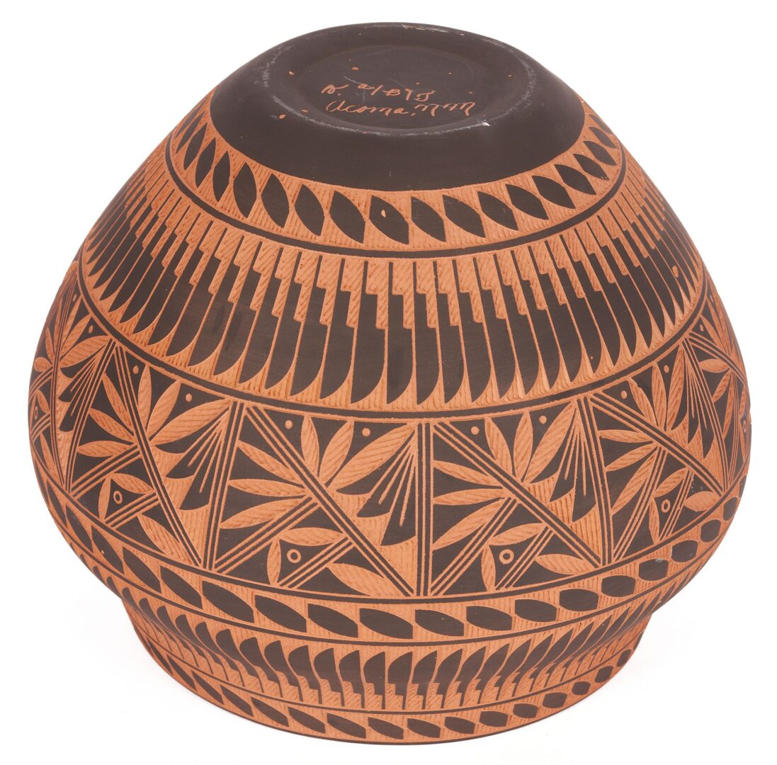Lot 485: 3 Native American Pottery Items , incl. Elizabeth MedinaÃÂ 
